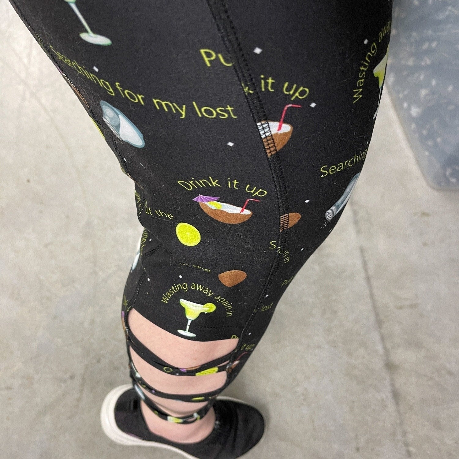 Margarita Leggings  Criss CrS-L = OSs  Capri Style Party in Black with Pockets